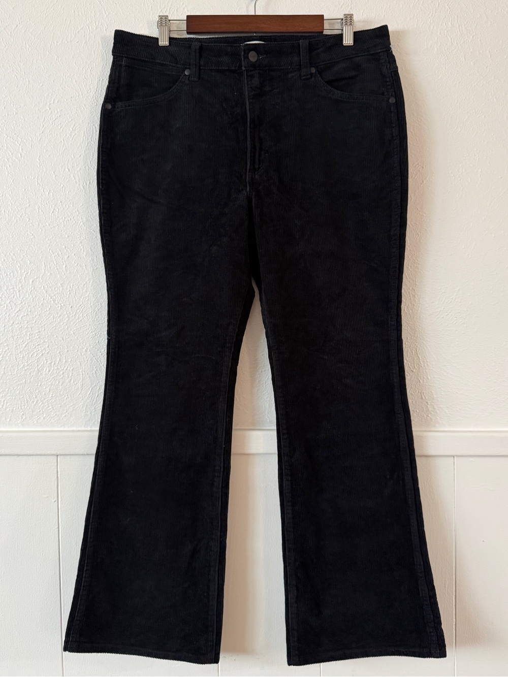 Wrangler Westward 626 Women’s 33x30 High Rise Bootcut Corduroy Pants Black